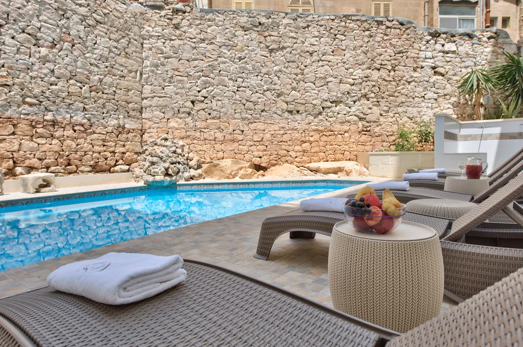 Pool, Palazzo Violetta, Malta