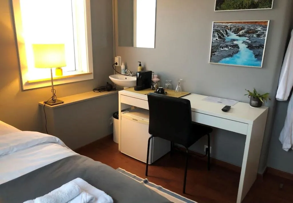 Room, Snorri's Guesthouse, Reykjavik