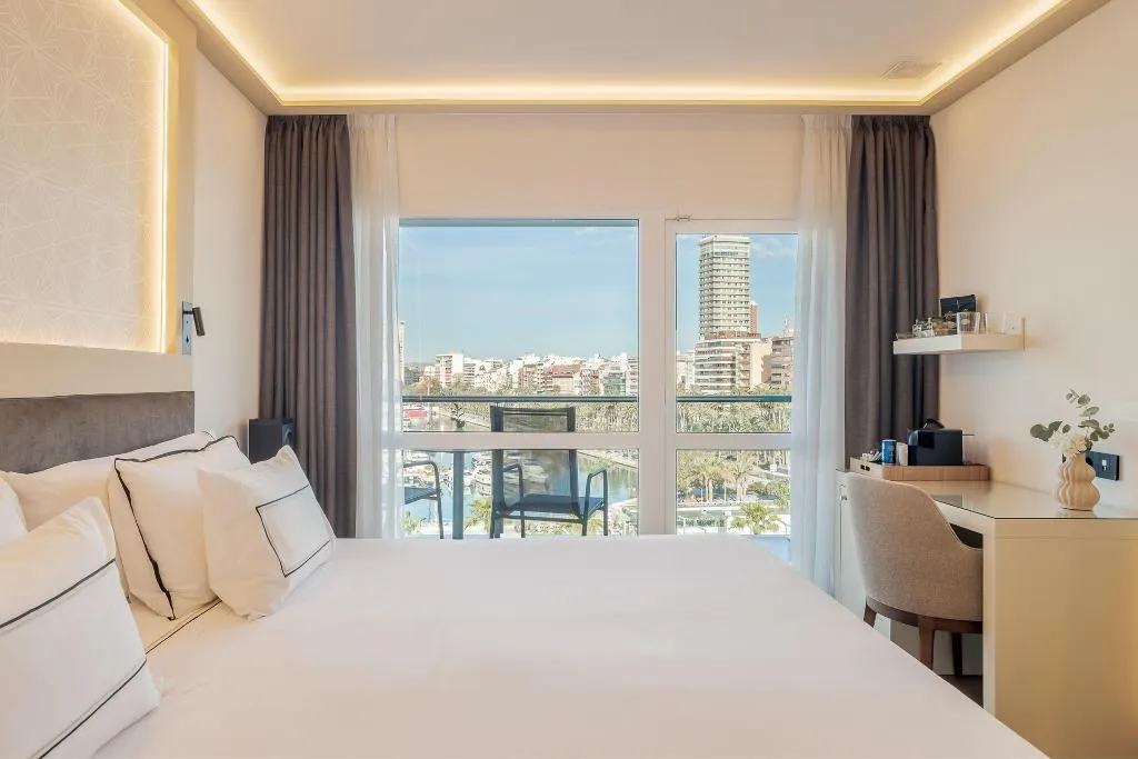 Double or Twin PREMIUM Room, The Level Melia Alicante - Adults Only +18, Costa Blanca