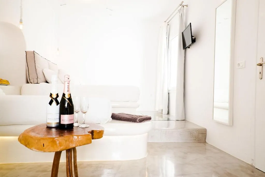 Room, Flaskos Suites, Mykonos