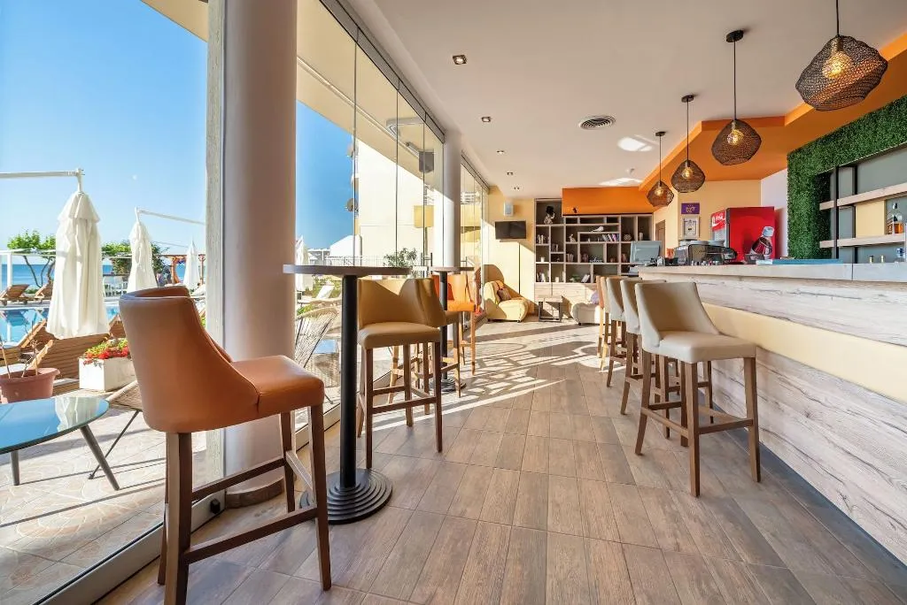 Bar, Aphrodite Beach Hotel, Bourgas
