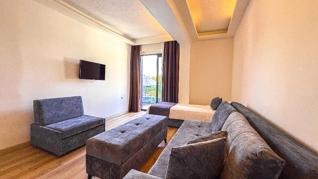 SUITE POOL VIEW Room, Çinar Buti̇k Otel Bodrum, Bodrum