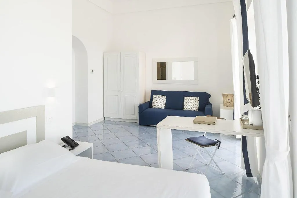 Room, Miramare Sea Resort and Spa, Naples