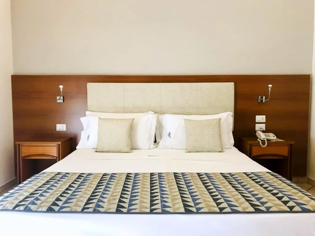Room, American Hotel, Naples