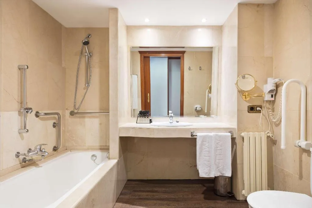 DOUBLE SUPERIOR Room, Best Western Premier CMC Girona, Costa Brava