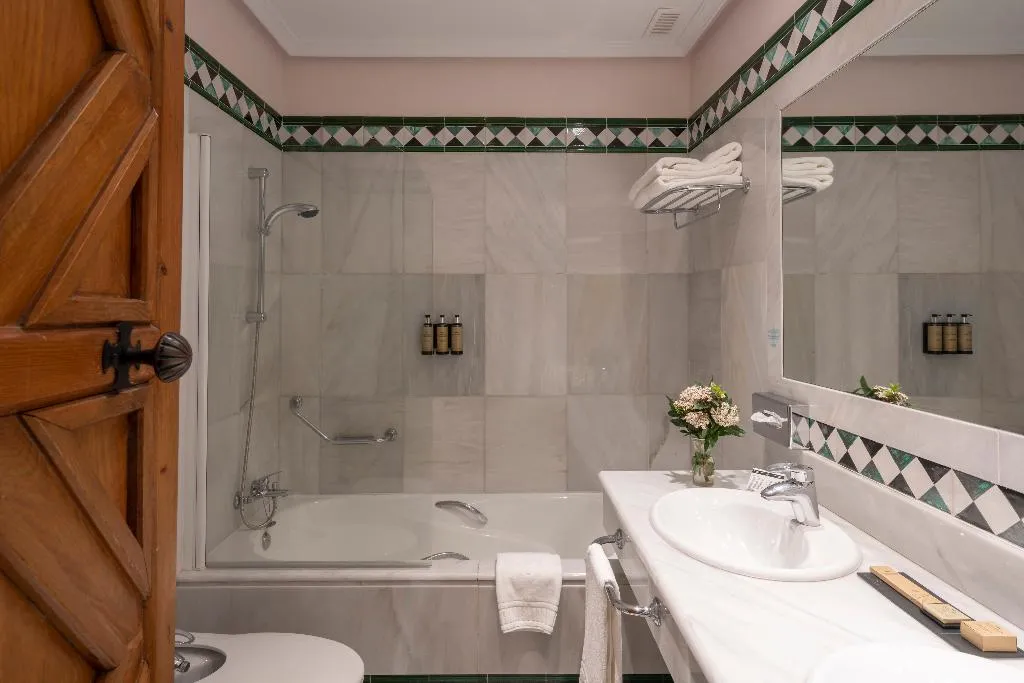 DOUBLE SUPERIOR Room, Parador de Guadalupe, Madrid