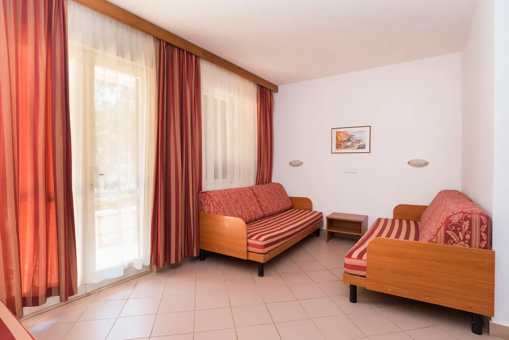APARTMENT CAPACITY 5 Room, Apartments Polynesia Plava Laguna, Istria