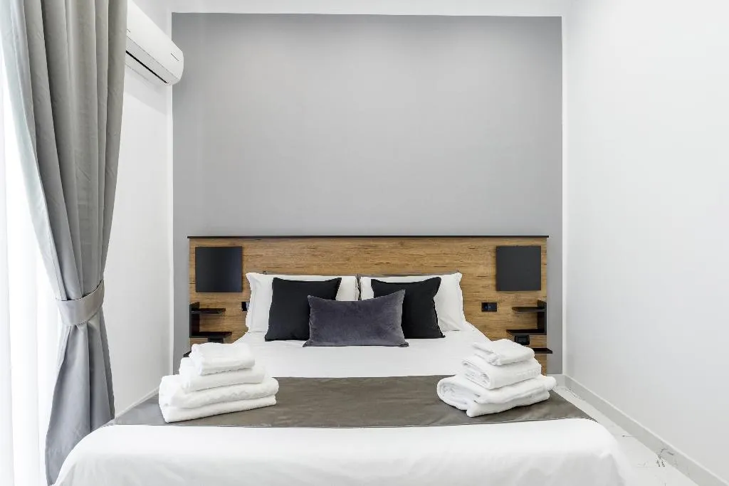 DOUBLE MOUNTAIN VIEW Room, Sant'Angelo Suites, Naples