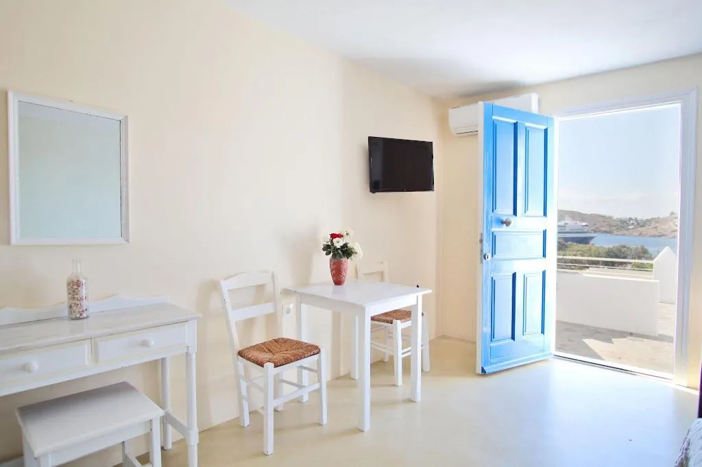 Room, Kritikakis Village Apartments, Santorini