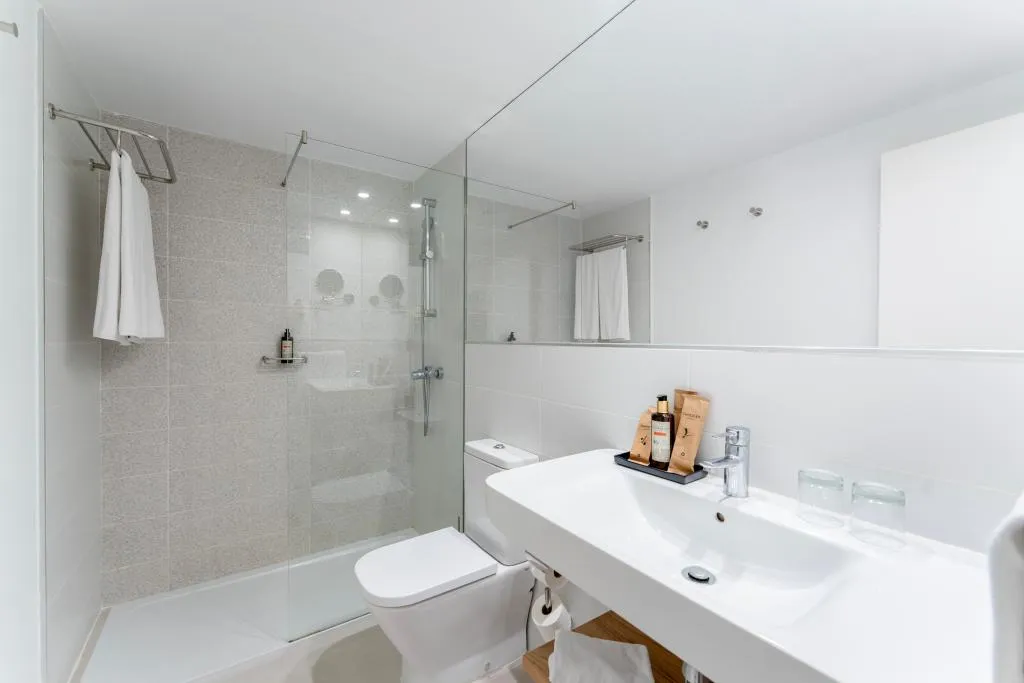 Double or Twin STANDARD Room, Hotel LIVVO Anamar Suites, Gran Canaria