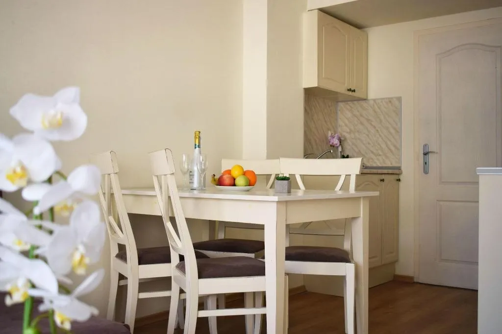 Room, Flores Park, Bourgas