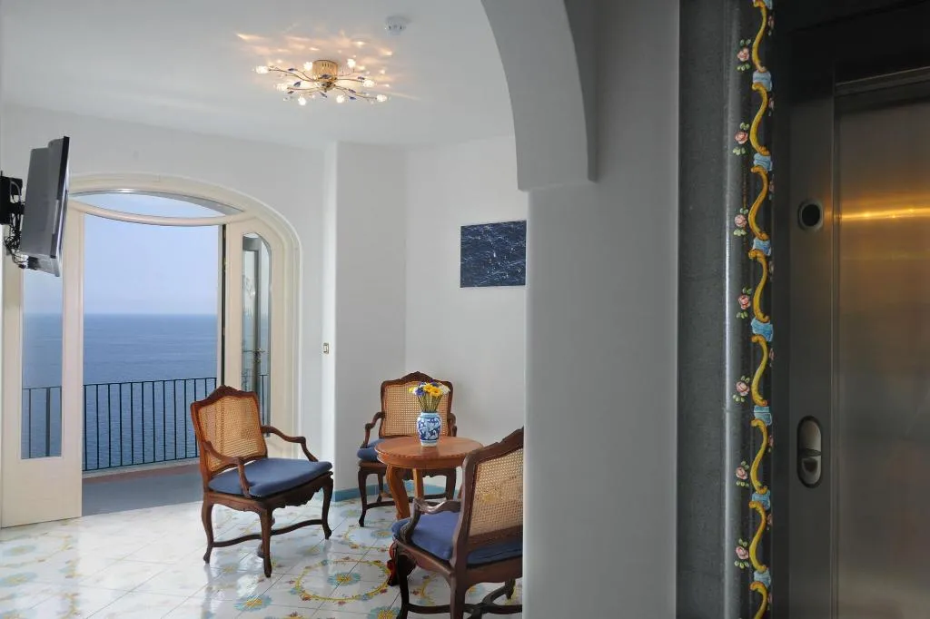 Lobby, Villa Maria Pia, Naples