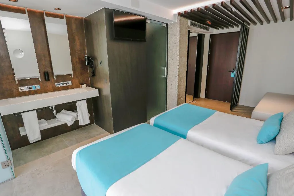 TRIPLE POOL VIEW Room, Kaktus Playa, Costa Brava