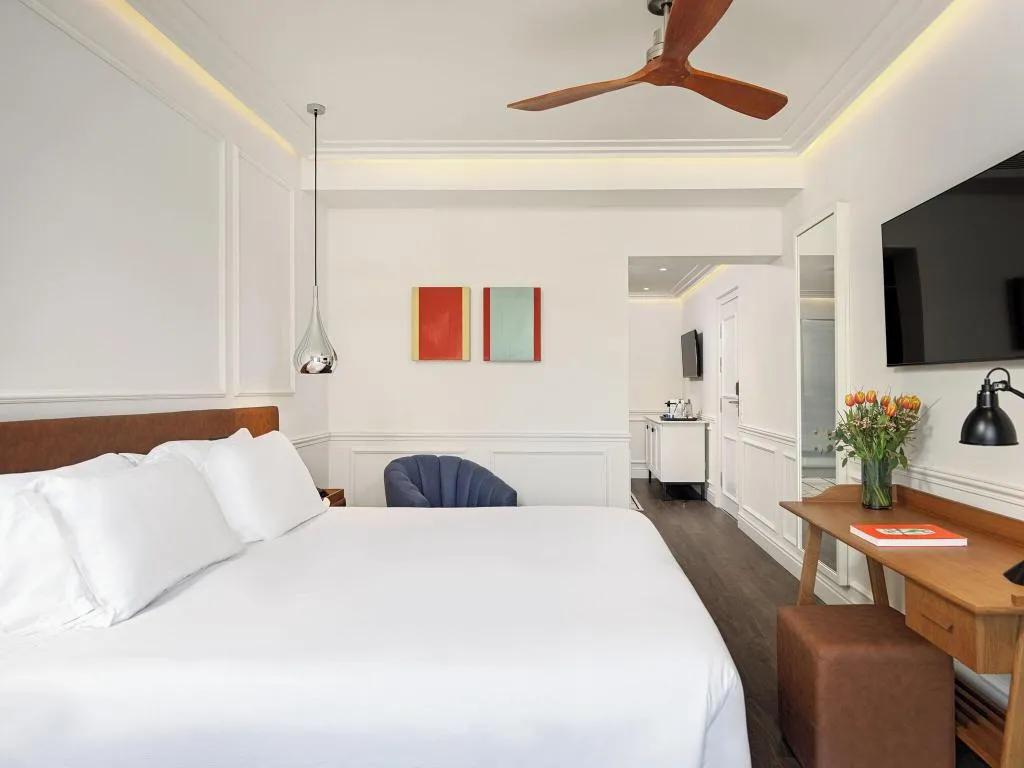 JUNIOR SUITE DELUXE Room, H10 Universitat, Barcelona