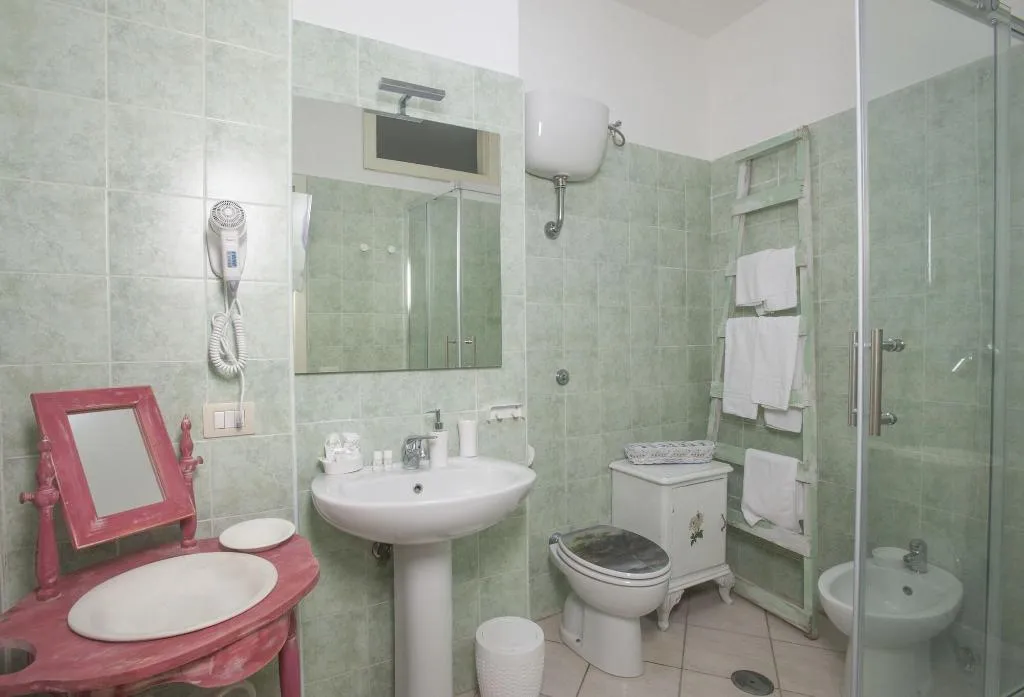 Room, City Pompei Accommodations, Naples