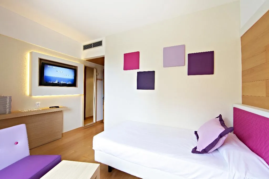 SINGLE WITH BALCONY Room, S'Entrador Playa, Majorca