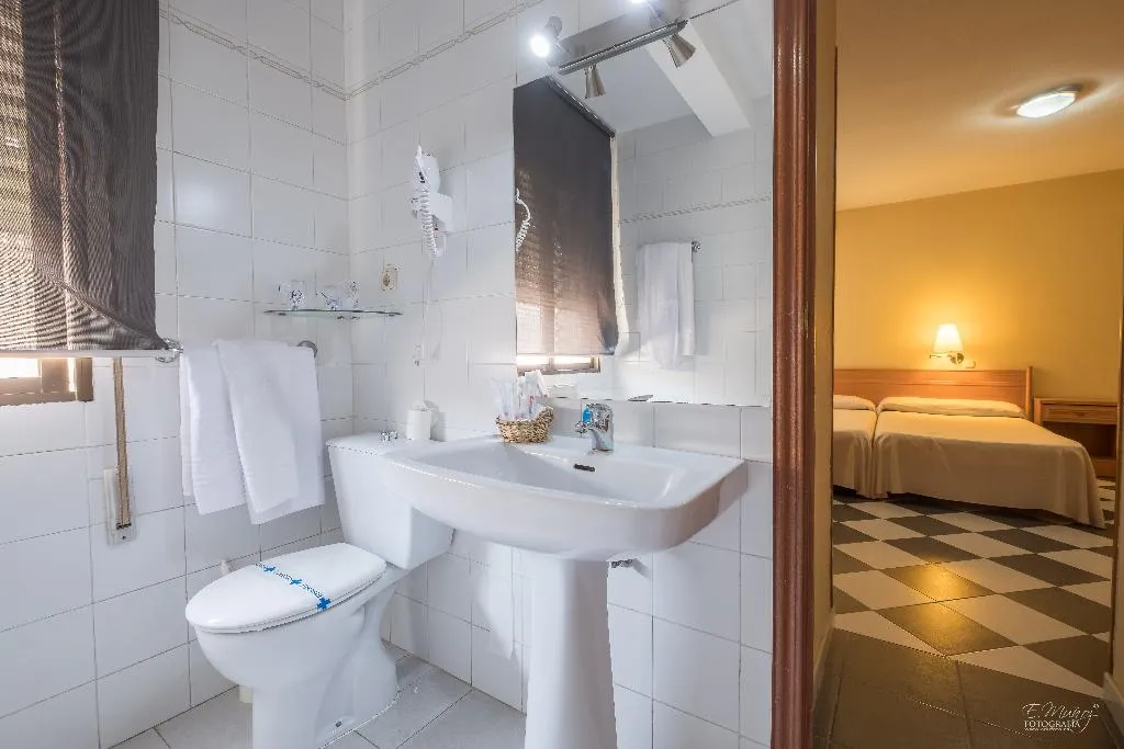 Double or Twin STANDARD Room, Hotel Vivar, Madrid