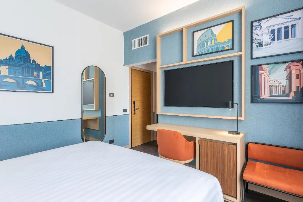 DOUBLE KING SIZE BED Room, Hilton Garden Inn Rome Colosseum, Rome