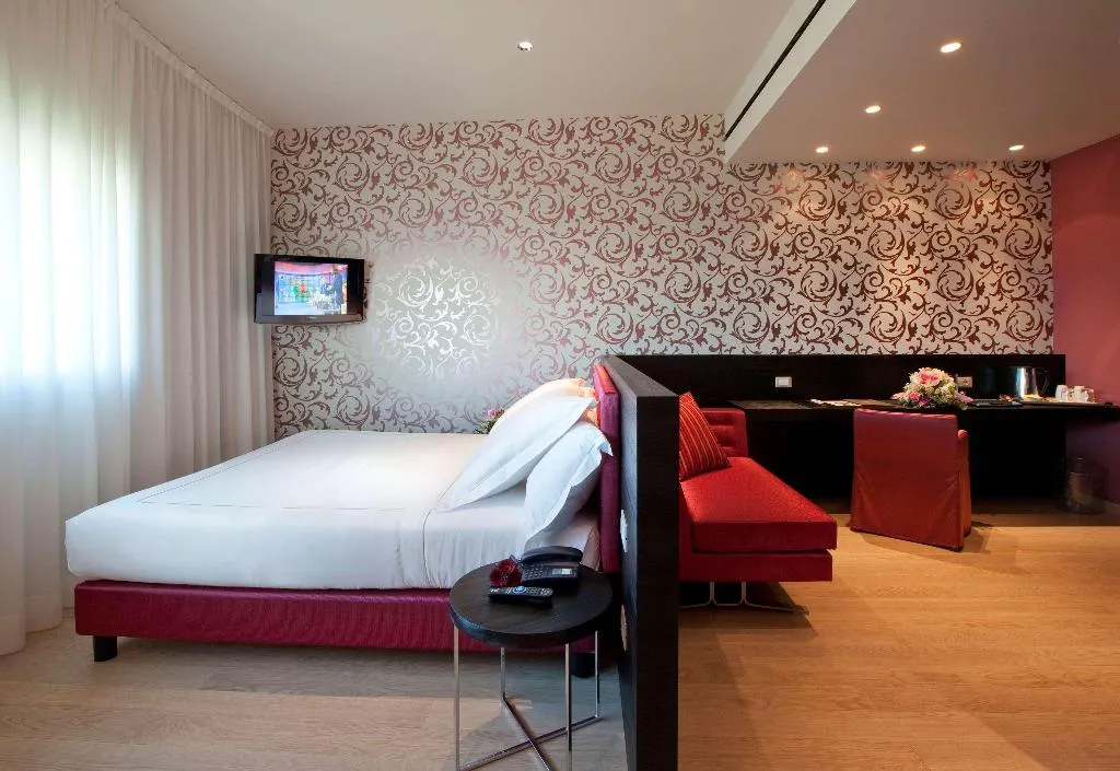 JUNIOR SUITE PRESTIGE Room, Devero Hotel & Spa, BW Signature Collection, Milan
