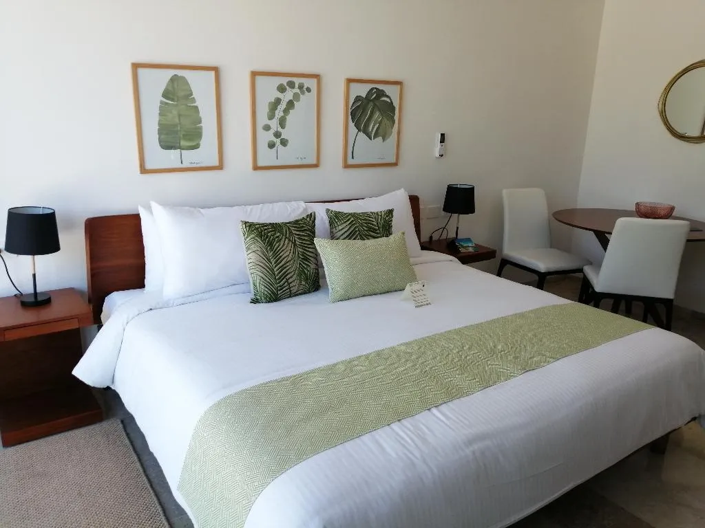 STUDIO KING SIZE BED Room, The Shore At 46th, Playa Del Carmen