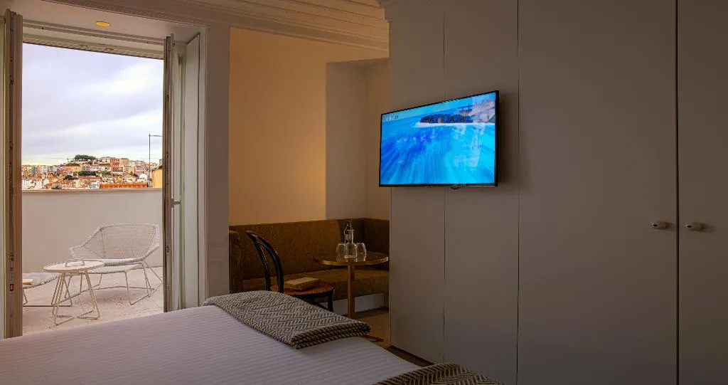 DOUBLE SUPERIOR WITH VIEWS Room, Lisboa Pessoa Hotel, Lisbon