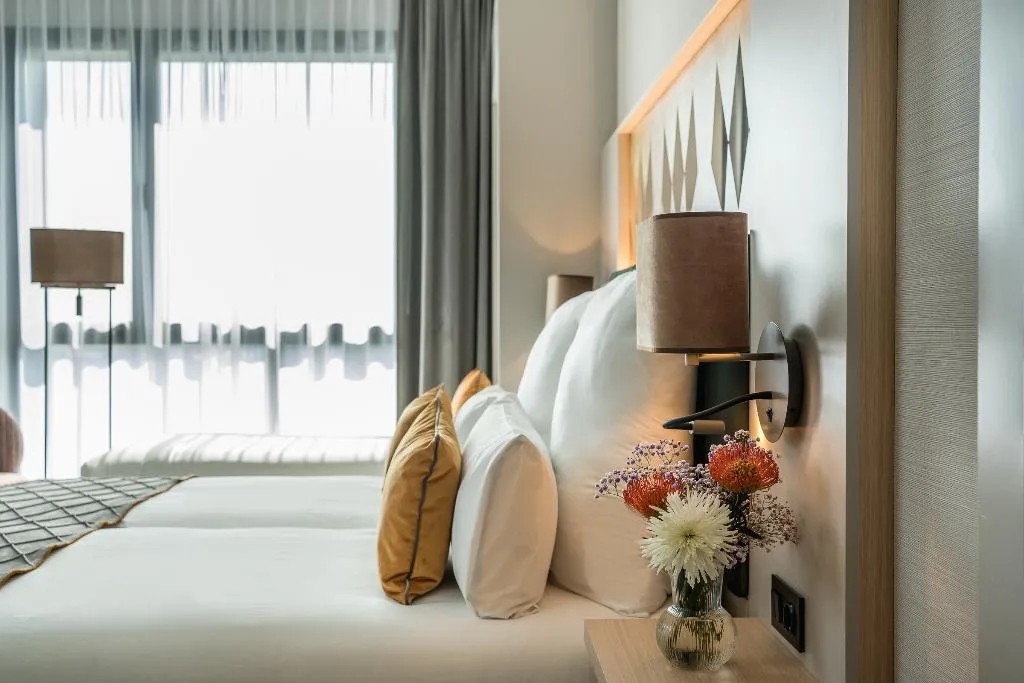 TRIPLE DELUXE Room, Leonardo Royal Hotel Barcelona Fira, Barcelona