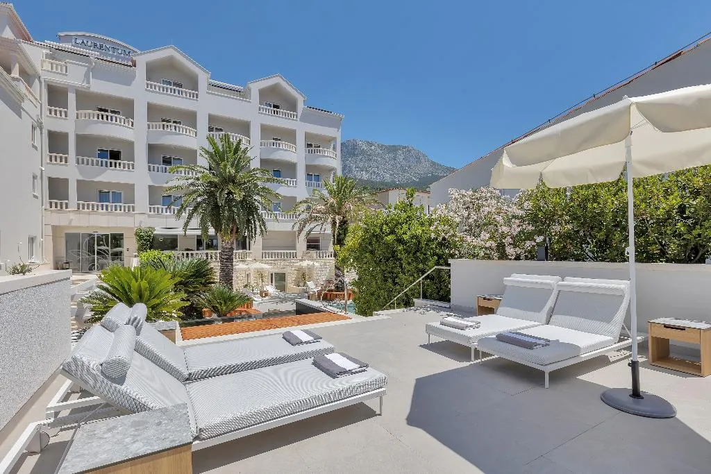 Terrace, Laurentum, Split