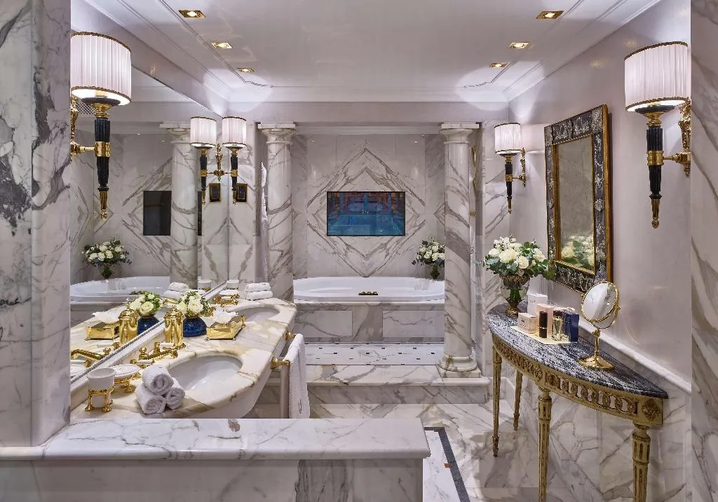 SUITE STANDARD Room, Rome Cavalieri, A Waldorf Astoria Hotel, Rome