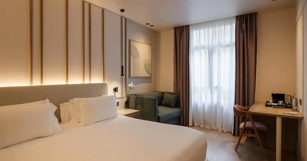 DOUBLE SUPERIOR Room, H10 Puerta de Alcala 4* Sup., Madrid