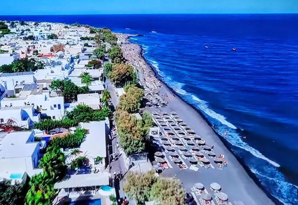 Beach, Pleasure Beachside Studios, Santorini
