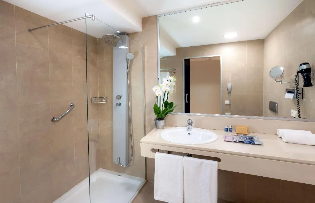 JUNIOR SUITE STANDARD Room, Occidental Cádiz, Costa De La Luz