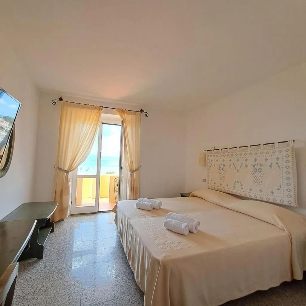 Room, Castello, Olbia