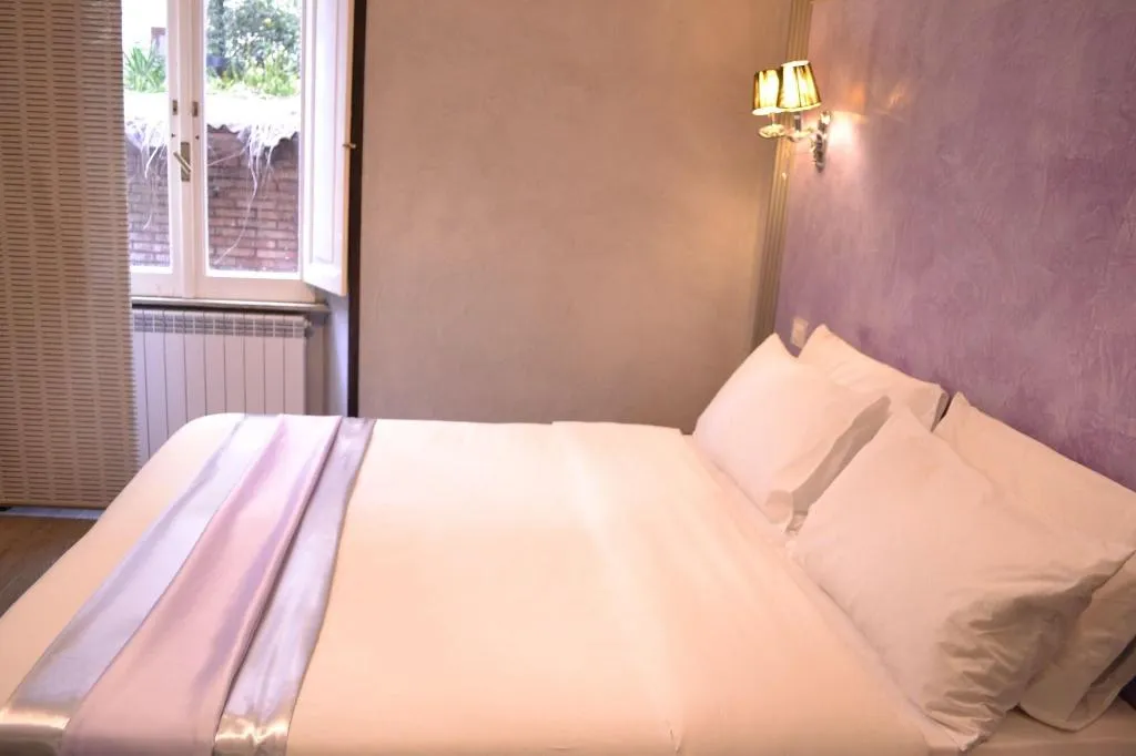 Room, Tiburtina House, Rome