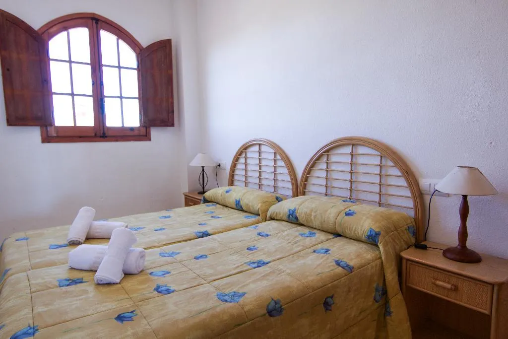 APARTMENT FOUR BEDROOMS Room, Valencia Port Saplaya Apartamentos, Valencia