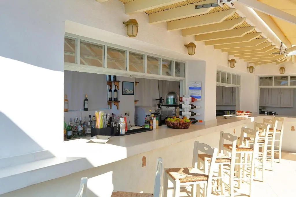 Bar, Kritikakis Village Apartments, Santorini