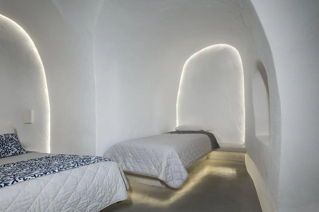 SUITE STANDARD Room, La Perla Villas and Suites, Santorini