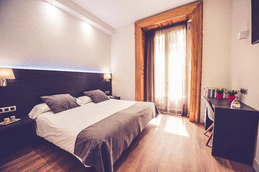 DOUBLE STANDARD Room, Marlasca, Madrid