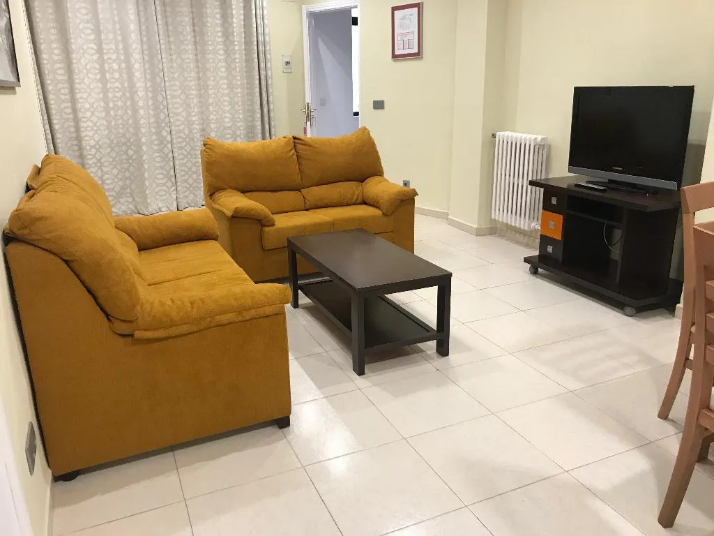 APARTMENT CAPACITY 4 Room, Alfonso VIII, Madrid