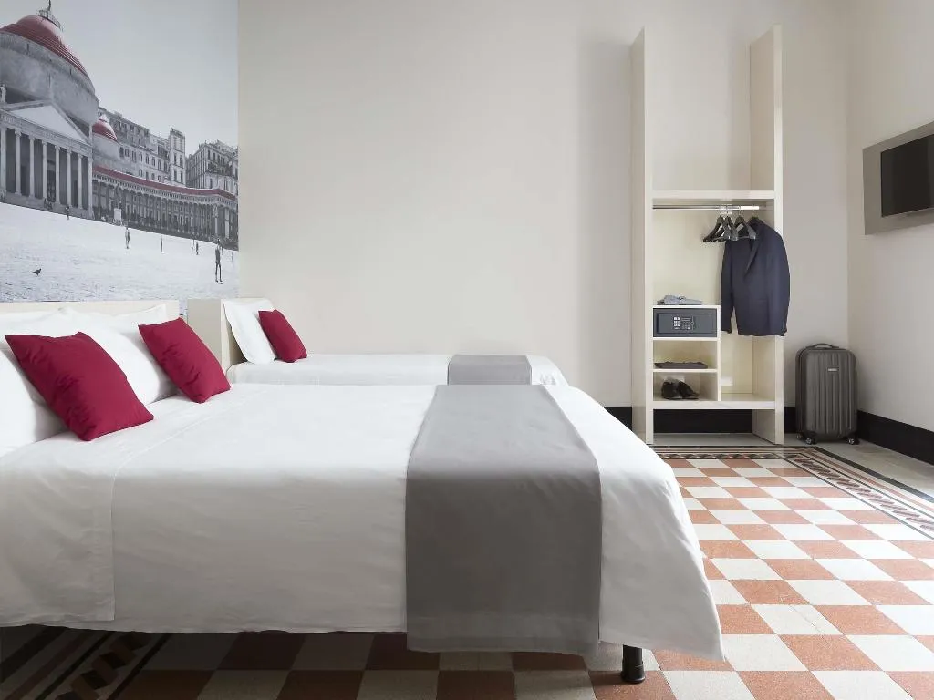 TRIPLE STANDARD Room, B&b Hotel Napoli, Naples