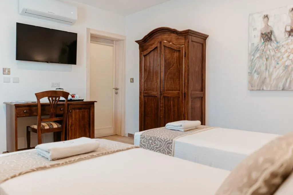 JUNIOR SUITE STANDARD Room, Palazzo Violetta, Malta