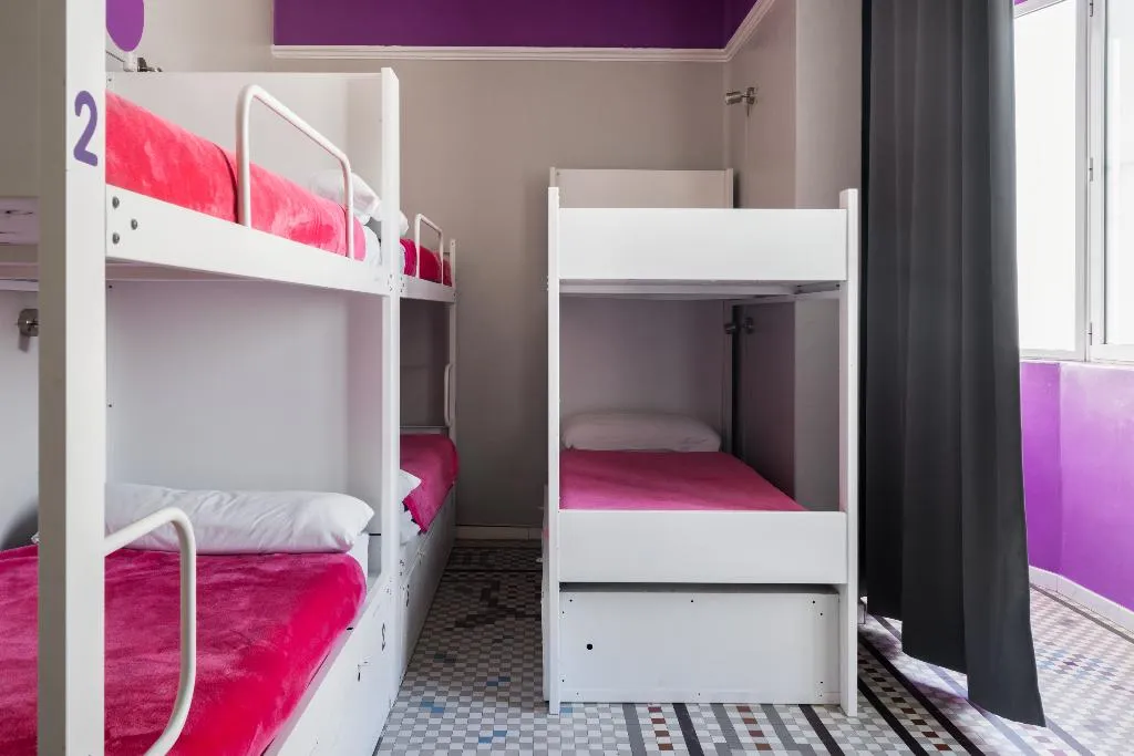 Bed in dormitory CAPACITY 6 WITH SHARED BATHROOM Room, Purple Nest, Valencia