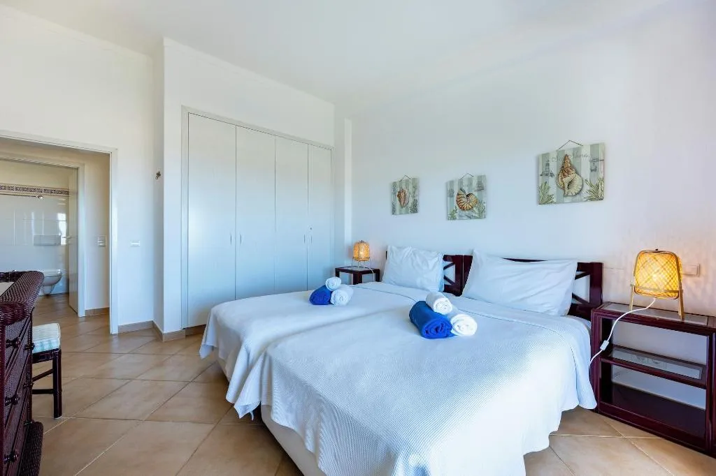 Room, Vila Palmeira, Algarve