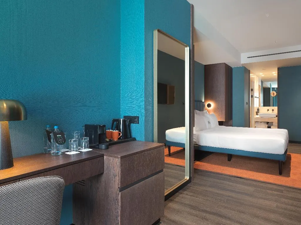 DOUBLE DELUXE Room, NYX Esperia Palace Athens by Leonardo Hotels, Athens