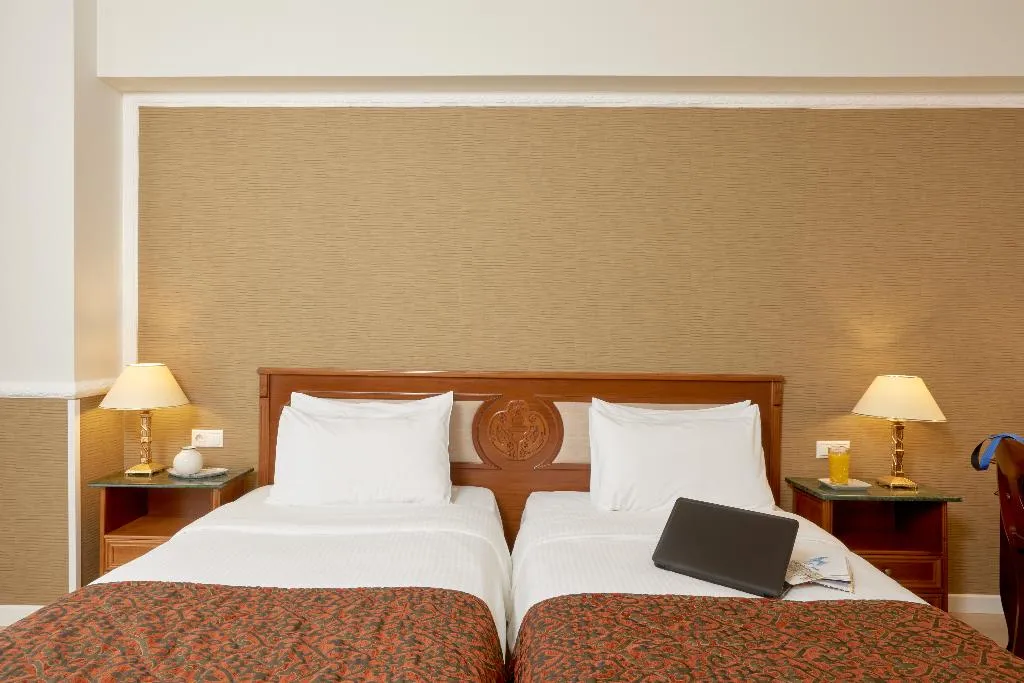 FAMILY ROOM TWO BEDROOMS TWO BATHROOMS Room, Grand Hotel Palace Thessaloniki, Halkidiki