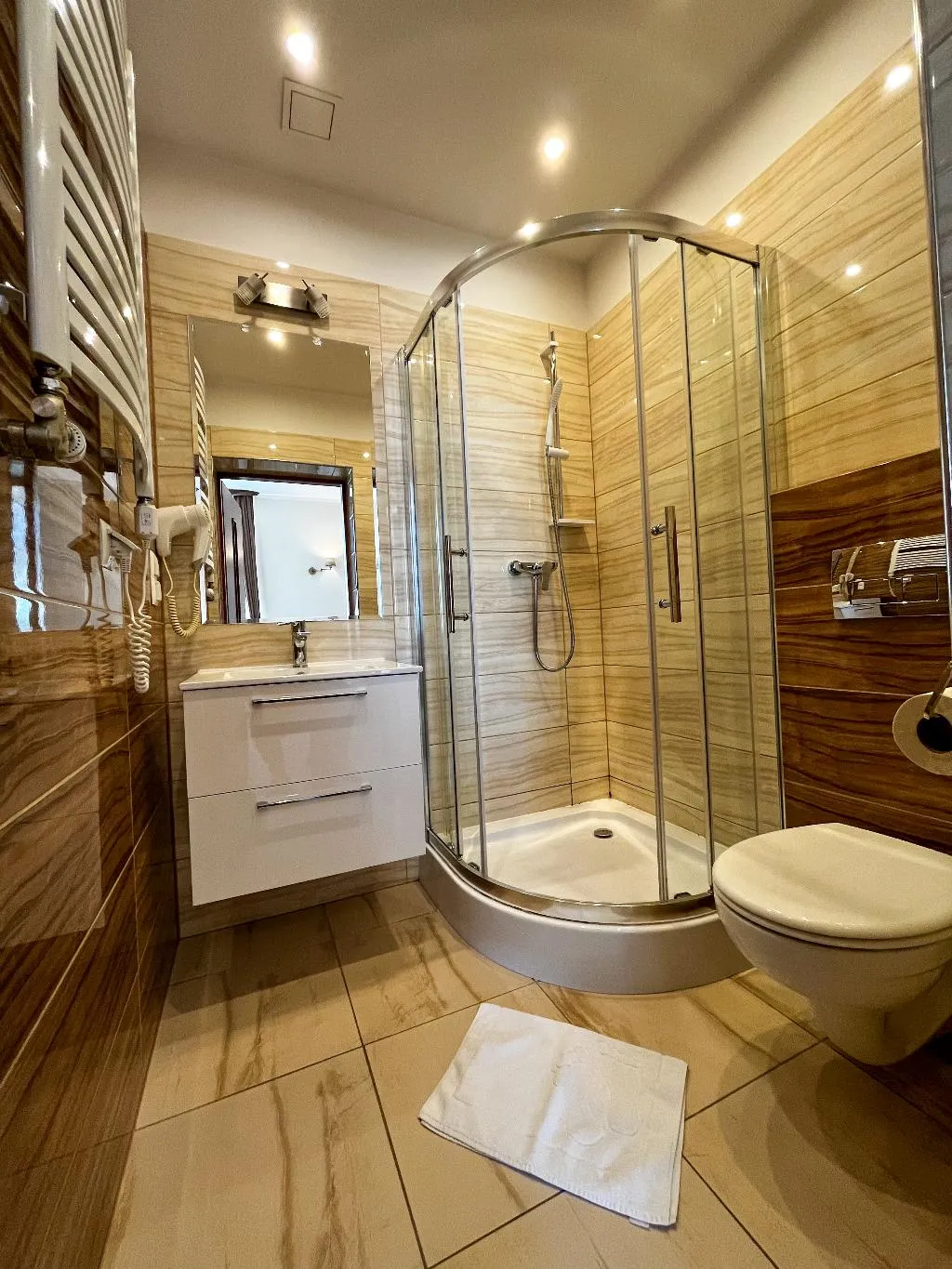 QUADRUPLE STANDARD Room, Globus Aparthotel, Krakow