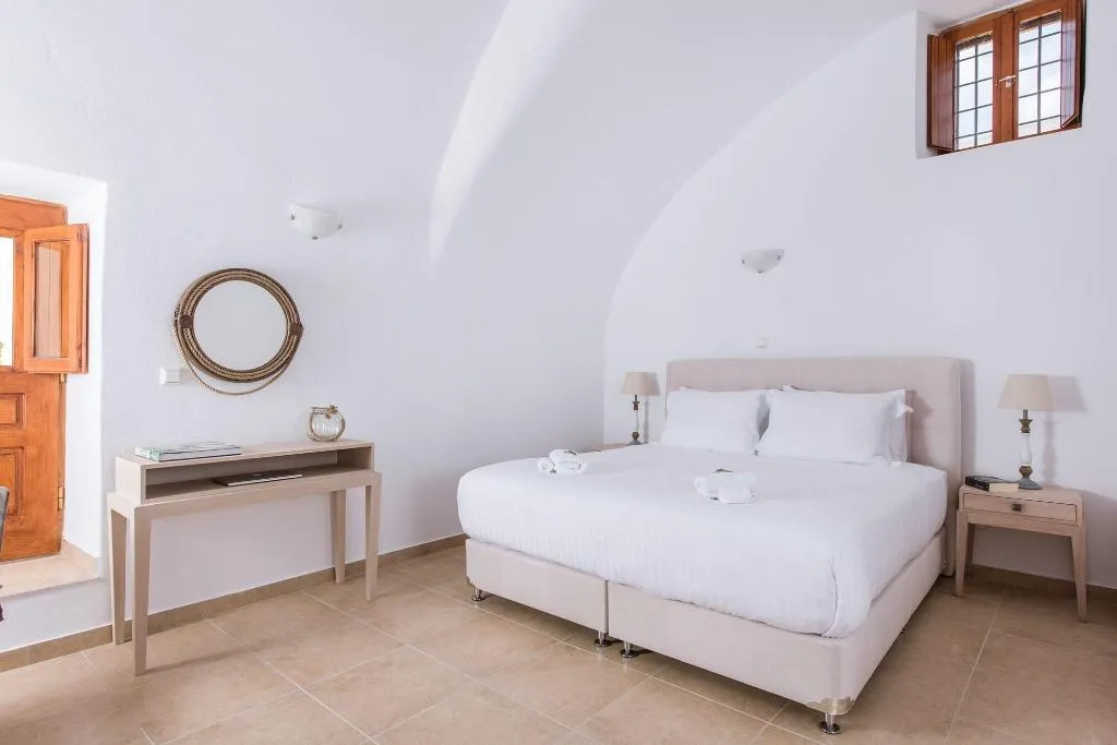 Room, Estate 1896, Santorini