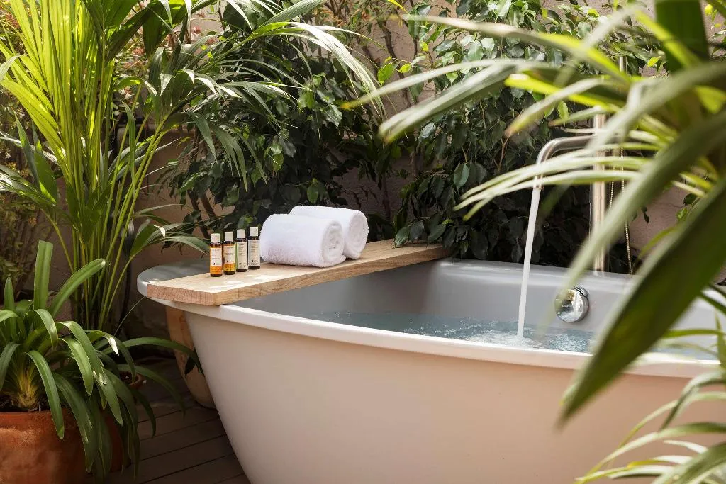 JUNIOR SUITE WITH TERRACE Room, Alexandra Barcelona, Curio Collection by Hilton, Barcelona