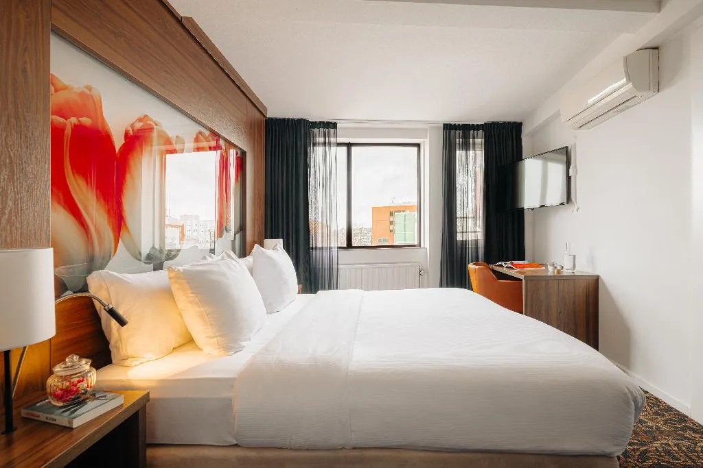 Double or Twin STANDARD Room, Leonardo Eden Hotel Amsterdam City Center, Amsterdam