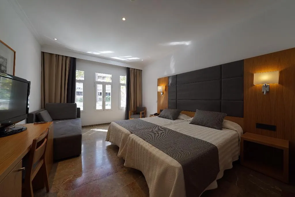 TRIPLE STANDARD Room, Artmadams, Majorca
