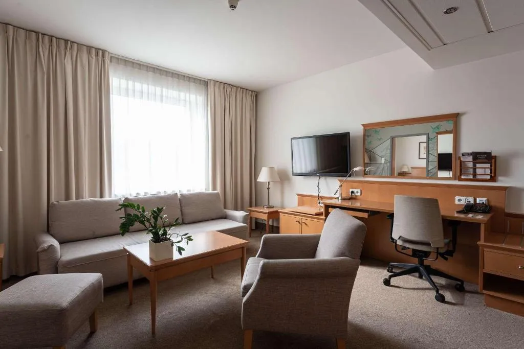 JUNIOR SUITE STANDARD Room, Scandic Gdansk, Gdansk
